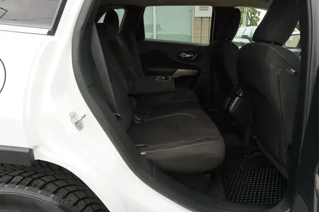 2017 Jeep Cherokee in Cars & Trucks in Oakville / Halton Region - Image 18