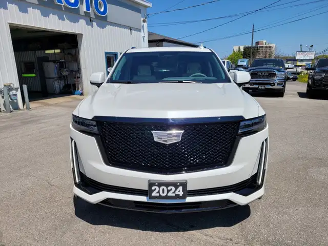 2024 Cadillac Escalade dans Autos et camions dans Peterborough - Image 5