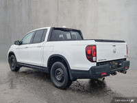 Experience truck versatility with SUV comfort in this 2021 Honda Ridgeline, a unique and capable pic... (image 2)
