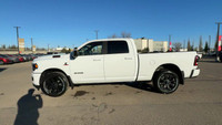 This 2024 RAM 2500 BIG HORN CREW CAB 4X2 has the following options Premium Cloth Bucket Seats, Remot... (image 5)