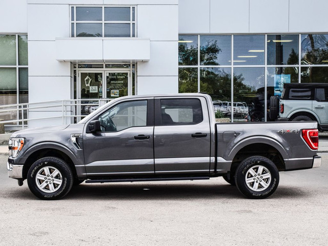 2021 Ford F-150 XLT 4WD SuperCrew 5.5' Box Non-Turbo V6 in Cars & Trucks in Winnipeg - Image 4