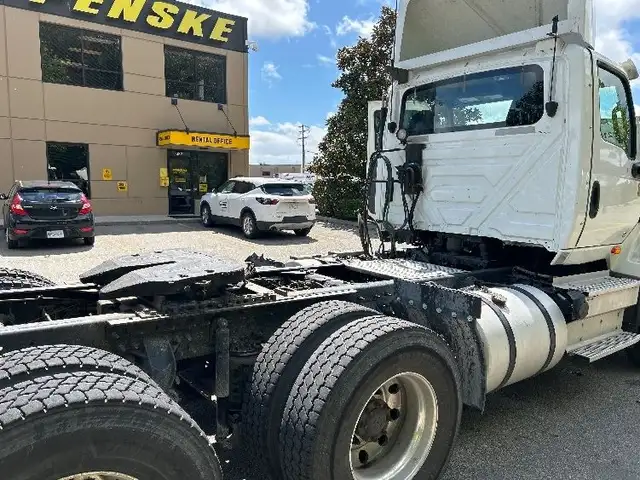 2019 International LT625 in Heavy Trucks in Delta/Surrey/Langley - Image 18