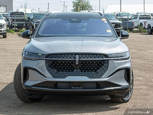 2025 Lincoln Nautilus Reserve in Cars & Trucks in Edmonton - Image 2