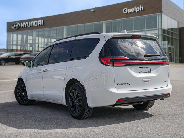 2022 Chrysler Pacifica Touring AWD | S package | Heated Seats |S in Cars & Trucks in Guelph - Image 4