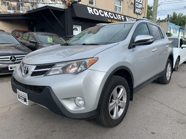 2013 Toyota RAV4 XLE 2.5L ECO mode & Power Sunroof. in Cars & Trucks in City of Toronto