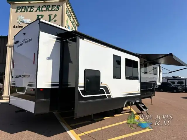 2026 Forest River RV Cedar Creek Experience 39RKB Mid Bunk / Rea in Travel Trailers & Campers in Truro - Image 6