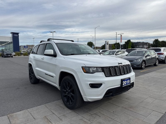 2019 Jeep Grand Cherokee Laredo E  - Navigation in Cars & Trucks in Ottawa - Image 4