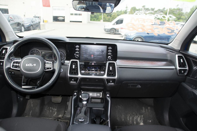 2022 KIA SORENTO LX in Cars & Trucks in Oshawa / Durham Region - Image 4