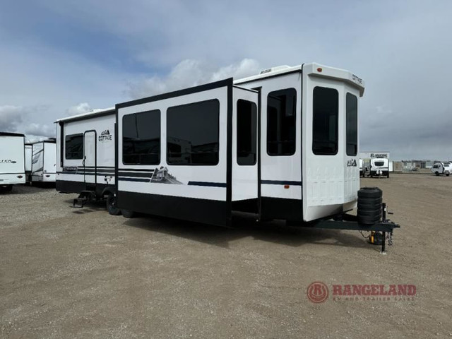 2024 New 2024 Cedar Creek Cottage 40CCK  in Travel Trailers & Campers in Red Deer - Image 2