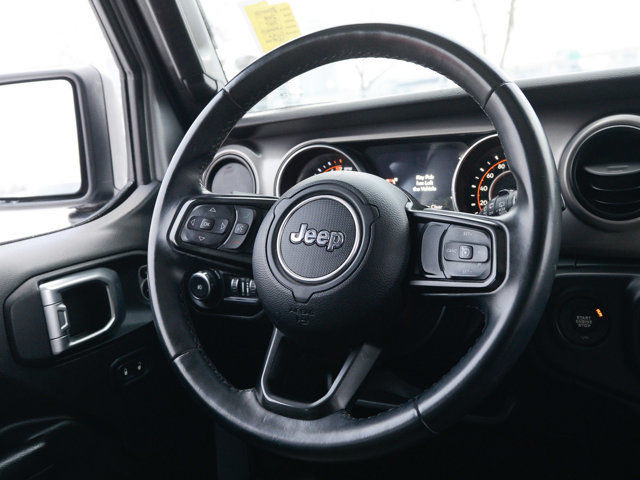 2018 Jeep Wrangler Unlimited Sport 4x4, Custom Leather,  in Cars & Trucks in Calgary - Image 4