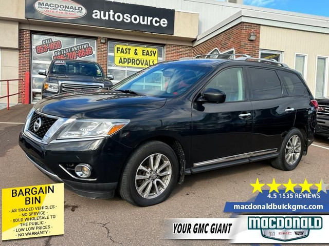 2015 Nissan Pathfinder SL - Leather Seats - Bluetooth in Cars & Trucks in Moncton