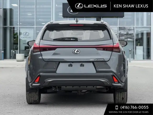 2025 Lexus UX dans Autos et camions dans Ville de Toronto - Image 7