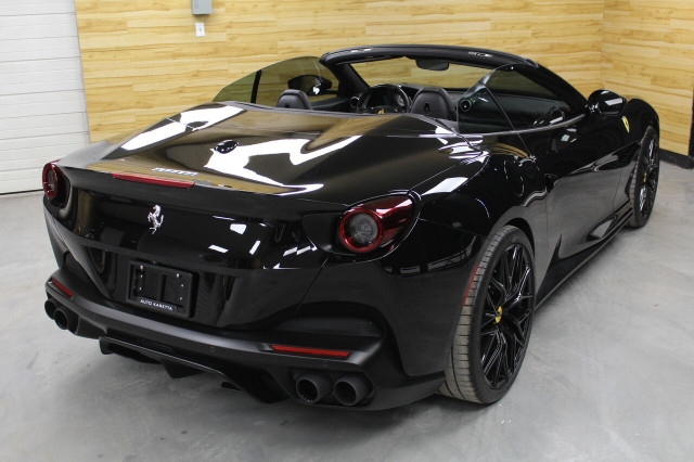 2019 FERRARI portofino convertible clean carfax in Cars & Trucks in Laval / North Shore - Image 4