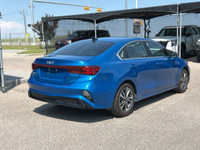 FUN AND FUNCTIONAL - 2022 KIA FORTE EX - NO ACCIDENTS FEATURES INCLUDE - - Cloth Interior - Heated S... (image 5)