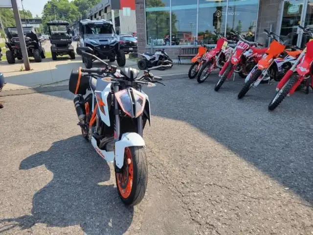 2017 KTM 1290 Super Duke R in Sport Touring in Ottawa - Image 5