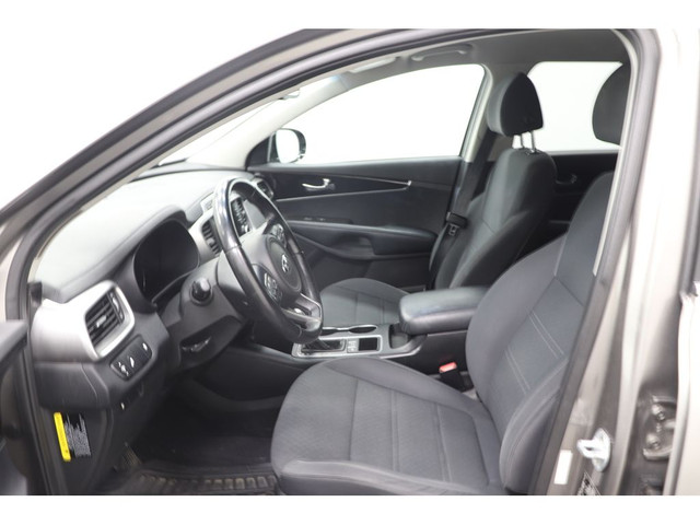 2018 Kia Sorento LX AWD, 3.3LV6, 7 PASSAGERS, CARPLAY, BANCS-CHA in Cars & Trucks in Longueuil / South Shore - Image 2