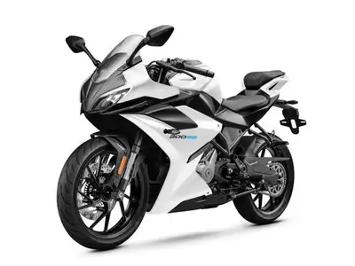 Ask for details. 2025 CFMOTO 300SSThe 300SS is a 292cc race bike with all the power, suspension and...
