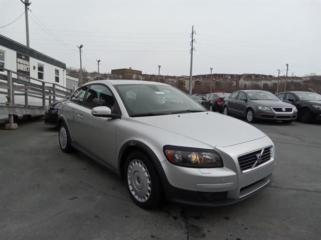 2010 Volvo C30 24i CLEAN CARFAX!!! in Cars & Trucks in City of Halifax - Image 4