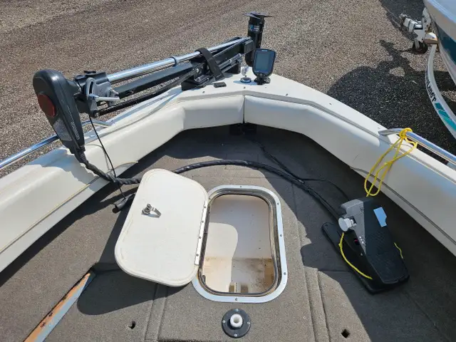 1999 Bayliner Capri 1954 in Powerboats & Motorboats in Regina - Image 10