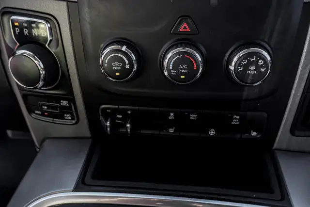 2023 Ram 1500 Classic Express dans Autos et camions dans Comté de Strathcona - Image 16