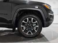 Recent Arrival! 9-Speed 948TE Automatic 4WD 2.4L I4 Air Conditioning, All-Season Floor Mats, AM/FM r... (image 9)