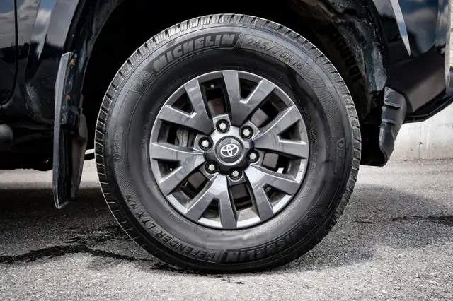 2022 Toyota Tacoma SR5 • SIDE STEPS • HEATED SEATS • CP/AA in Cars & Trucks in Kingston - Image 8