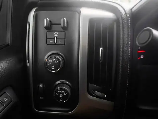 2015 GMC Sierra 1500 Denali 6.2L dans Autos et camions dans Comté de Strathcona - Image 20