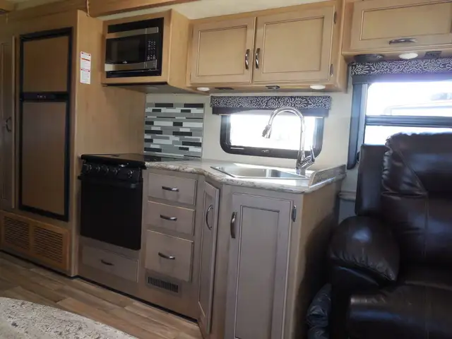 2019 Thor Motor Coach A.c.e 30.4 in RVs & Motorhomes in St. Albert - Image 16