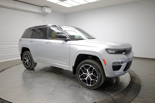 2022 Jeep Grand Cherokee 4xe Summit Reserve in Cars & Trucks in Calgary