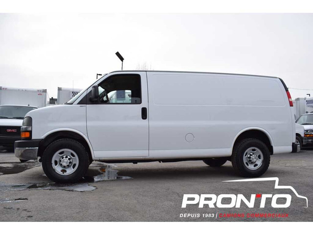  2015 Chevrolet Express 2500 ** 4.8L // V8 ** Séparateur & Table in Cars & Trucks in Laval / North Shore - Image 3