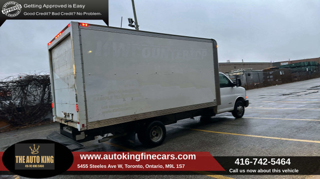 2015 GMC Savana Commercial Cutaway 4500 HEAVY DUTY AND READY FOR in Cars & Trucks in City of Toronto - Image 4