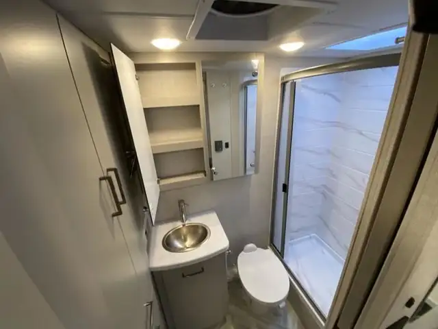 2025 Thor Motor Coach Delano Sprinter 24FB in RVs & Motorhomes in Abbotsford - Image 25