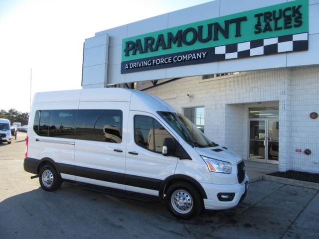 2022 Ford Transit Passenger Wagon T-350 XLT GAS ALL WHEEL DRIVE  in Cars & Trucks in Oakville / Halton Region