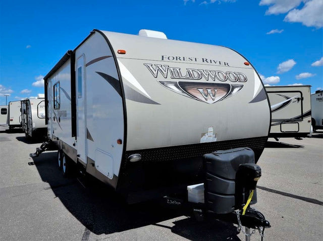 2015 Forest River Wildwood 24RKS in Travel Trailers & Campers in Calgary