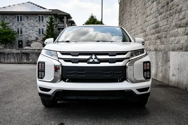 2021 Mitsubishi RVR SE AWC • HEATED SEATS • REAR CAM • CP/AA in Cars & Trucks in Ottawa - Image 5