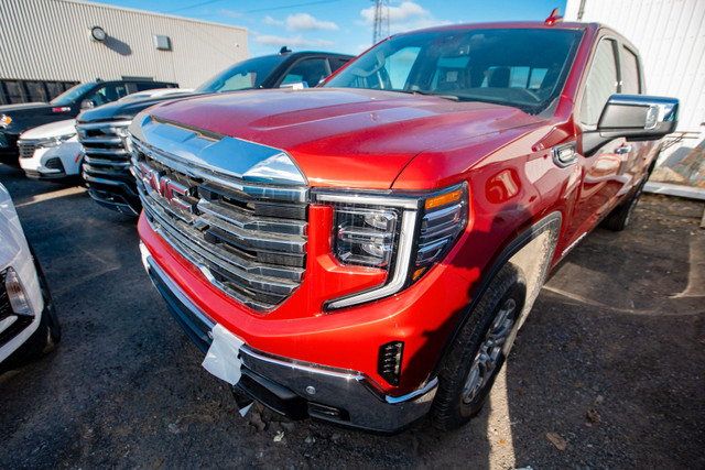 2024 GMC Sierra 1500 SLT TOIT + COMMODITÉ + PRIVILÈGE + SÉCURITÉ in Cars & Trucks in Longueuil / South Shore