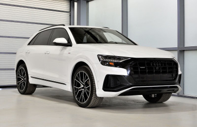 2020 Audi Q8 Technik / S-Line Black Optics / 22 Pouces / B&O Cer