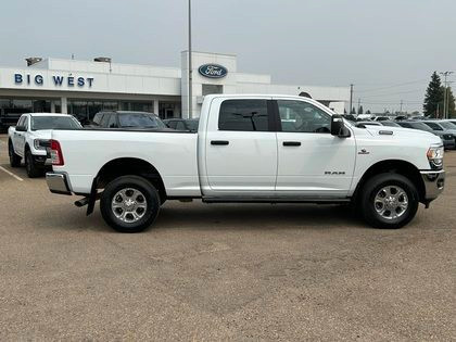 2024 Ram 2500 BIG HORN 4X4 CREW CAB *LOW KMS* w/CUMMINS DIESEL in Cars & Trucks in Edmonton - Image 2