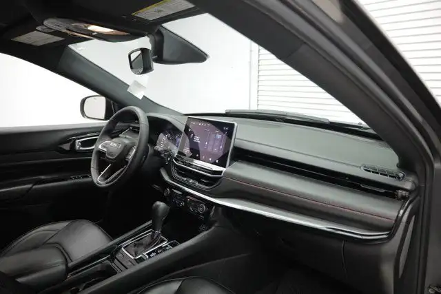 2024 Jeep Compass Trailhawk in Cars & Trucks in Calgary - Image 17