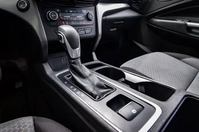 2019 Ford Escape SE FWD • HEATED SEATS • CP/AA • REMOTE START in Cars & Trucks in Ottawa - Image 28