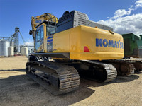 Very Clean 2018 KOMATSU PC490LC-11 Hydraulic Excavator Located near Westlock, AB Thumb Air Ride Seat... (image 7)