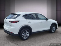 Le Mazda CX-5 GS 2025 poursuit la tradition d'élégance et de performance propre à la marque japonais... (image 6)