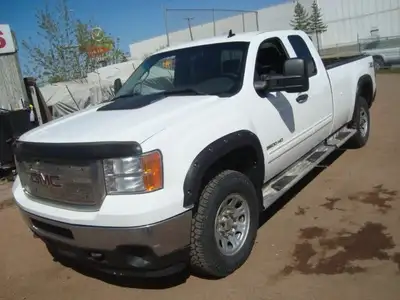 NORTH POINT MOTORS...CALL TEXT 780-224-7791 CHECK OUT THIS 12 GMC 3500HD 4X4 6.6L DURAMAX DIESEL LON...