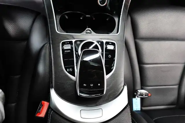 2016 Mercedes-Benz C-Class LOW KM,NO ACCIDENT,ONE OWNER,AWD,C 30 in Cars & Trucks in City of Toronto - Image 27