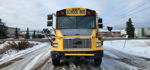 2003 Freightliner Thomas 66 Passenger Bus in Cars & Trucks in St. Albert - Image 2