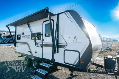 Located in Winfield, BC Call or Text 250-766-4607 Voyager RV Centre 1-800-668-1447 Slide-out Topper...