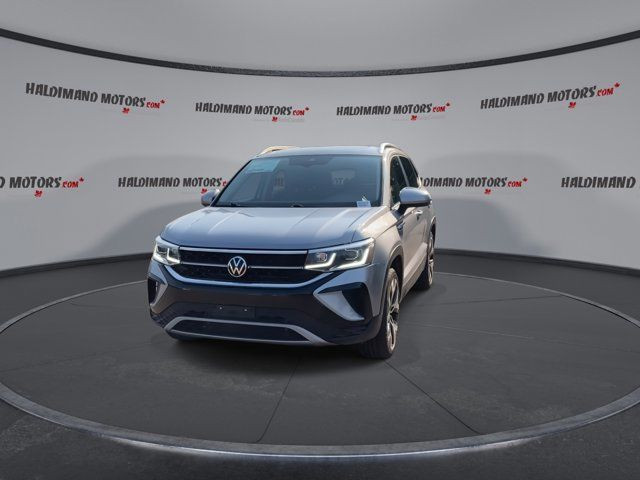 2022 Volkswagen Taos Highline in Cars & Trucks in Hamilton - Image 3