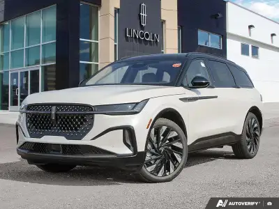 Sunroof, Cooled Seats, Premium Audio, Navigation, Wireless Charging! This 2025 Lincoln Nautilus blen...