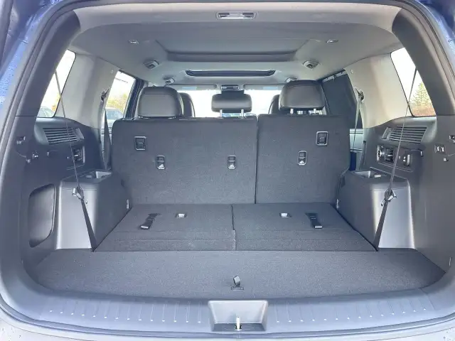 2025 Hyundai Santa Fe Luxury AWD, Sunroof, Leather, Remote Start dans Autos et camions dans Calgary - Image 33