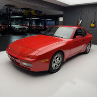 Check out this 1987 Porsche 944 Turbo. This high performance front engine, rear wheel drive Porsche... (image 1)